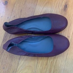 Eileen fisher flats leather purple grape maroon color size 7